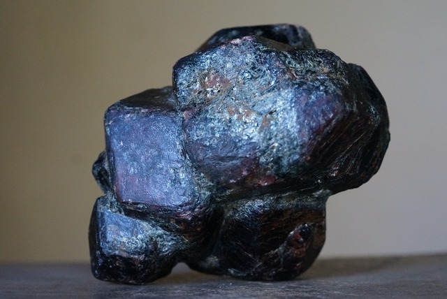 巨大アルマンディン・ガーネット Almandine Garnet