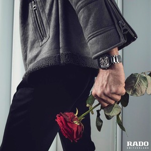 【RADO ラドー】True Square Automatic Open Heart トゥルースクエア オープンハート（ブラック×ゴールド）／国内正規品 腕時計