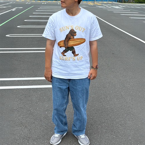 「Surf Gorilla Tee - SUN’S OUT, SURF’S UP」【オリジナルデザイン】