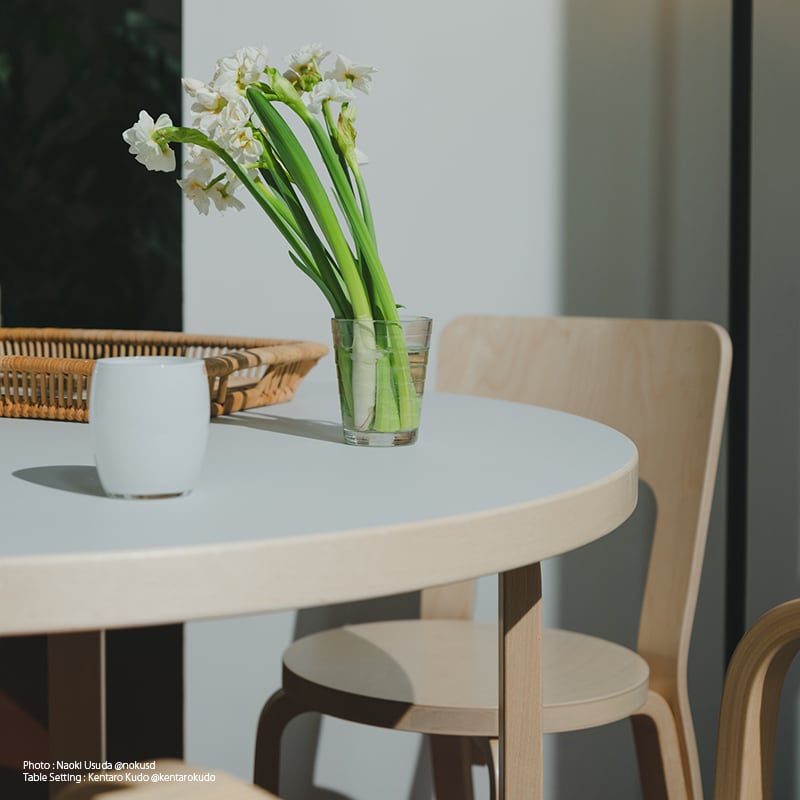 限定》91テーブル（d. 125）ライトグレーラミネート［ アルテック