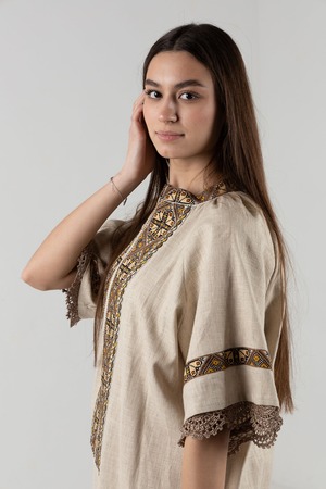 ウクライナ刺繍ヴィシヴァンカ　手刺繍　レディース・フリーサイズ