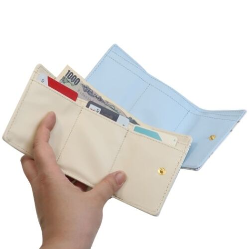 かわいいネコ　便利な 三つ折りコンパクト財布