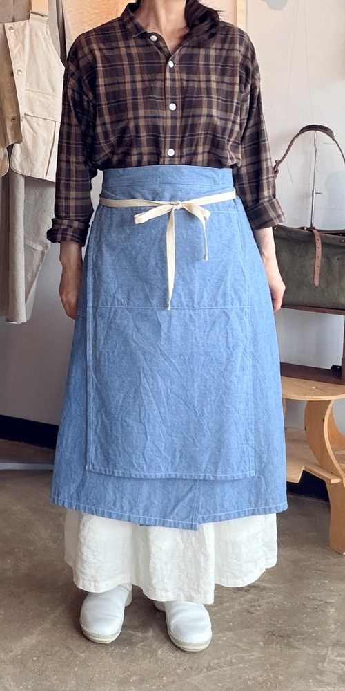 LAND & B.C. POLITE work apron 03 Low BL