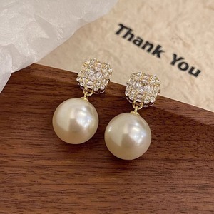 レディース ピアス ジュエリー アクセサリー パール かわいい 大人可愛い きれいめ シンプル 上品 お洒落 こなれ感 エレガント 主役級 存在感 フォーマル 華やか フェミニン 無地 デート お出かけ パーティー イベント 旅行 お買い物 女子会 休日 カフェ 合コン お花見 普段使い コーデ 高見え モテ 20代 30代 40代 プチプラ 春 夏 秋 冬 結婚式 二次会 披露宴 シーズンレス オールシーズン 春カラー 秋カラー 大人カラー 白 ホワイト