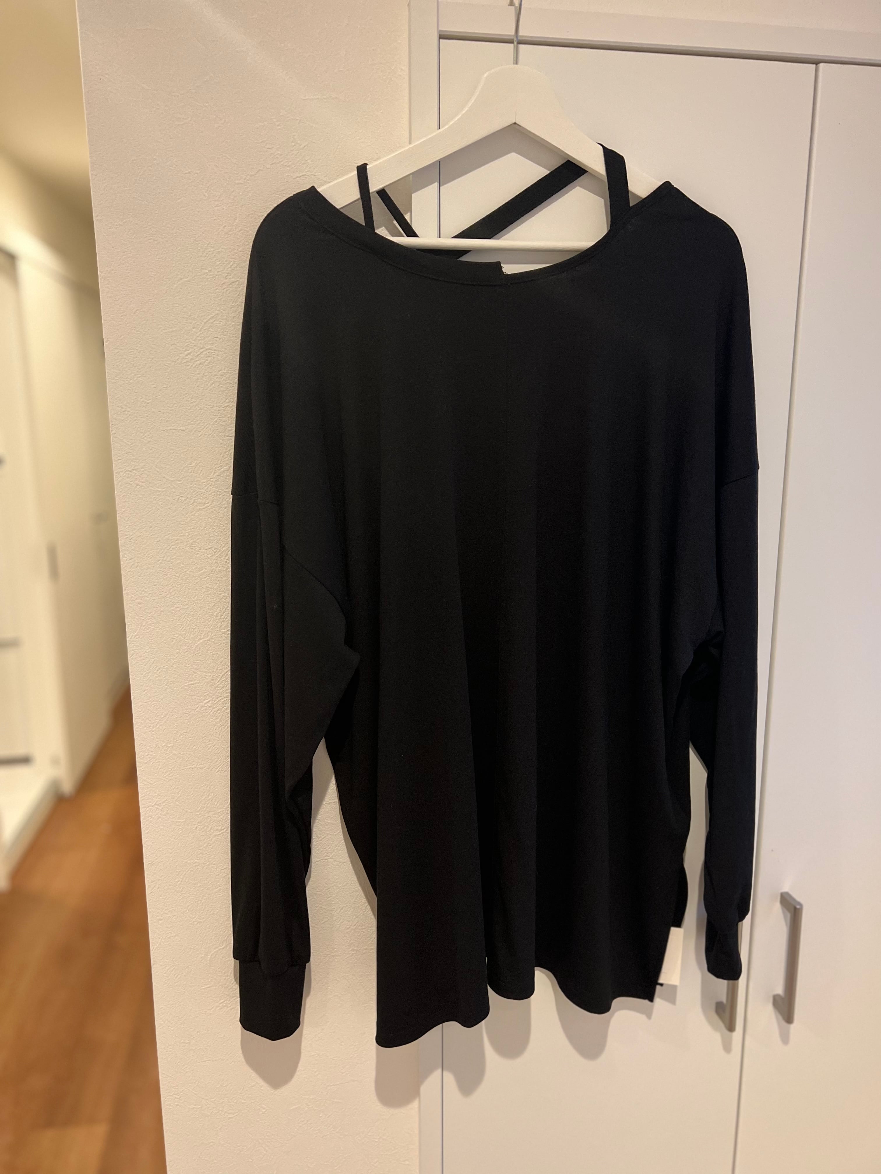 【CHIGNON】前後着用アシメストラップBIG TEE