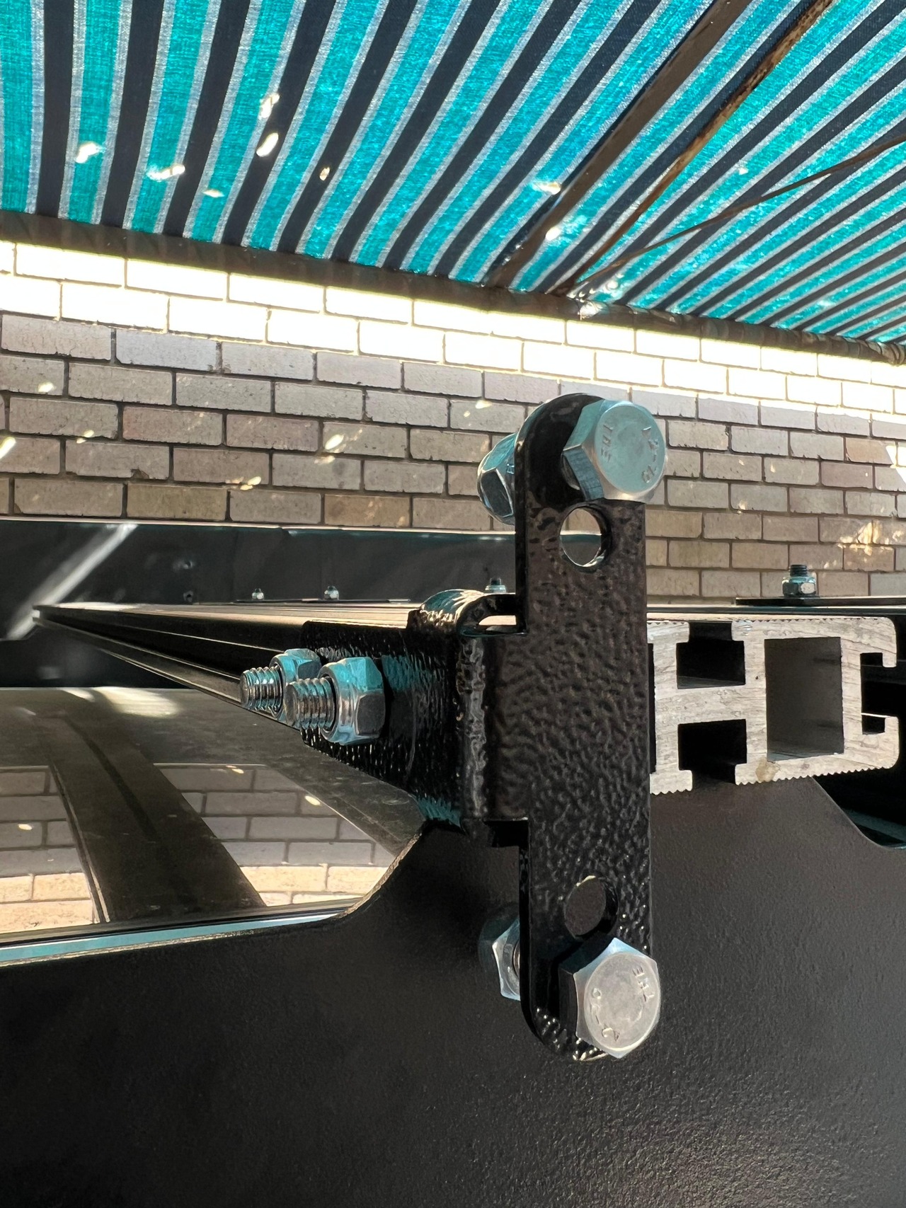 Quick-en-Suite To Load Bar Bracket　2個入
