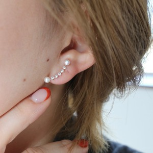 淡水パールとビジューのイヤーカフ