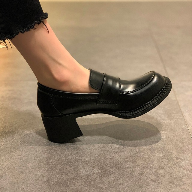 スタイルレザーオータムレッドシングルカジュアル 靴 シューズ ローファー 秋物 ラウンドトー 部族の婦人靴70988334805