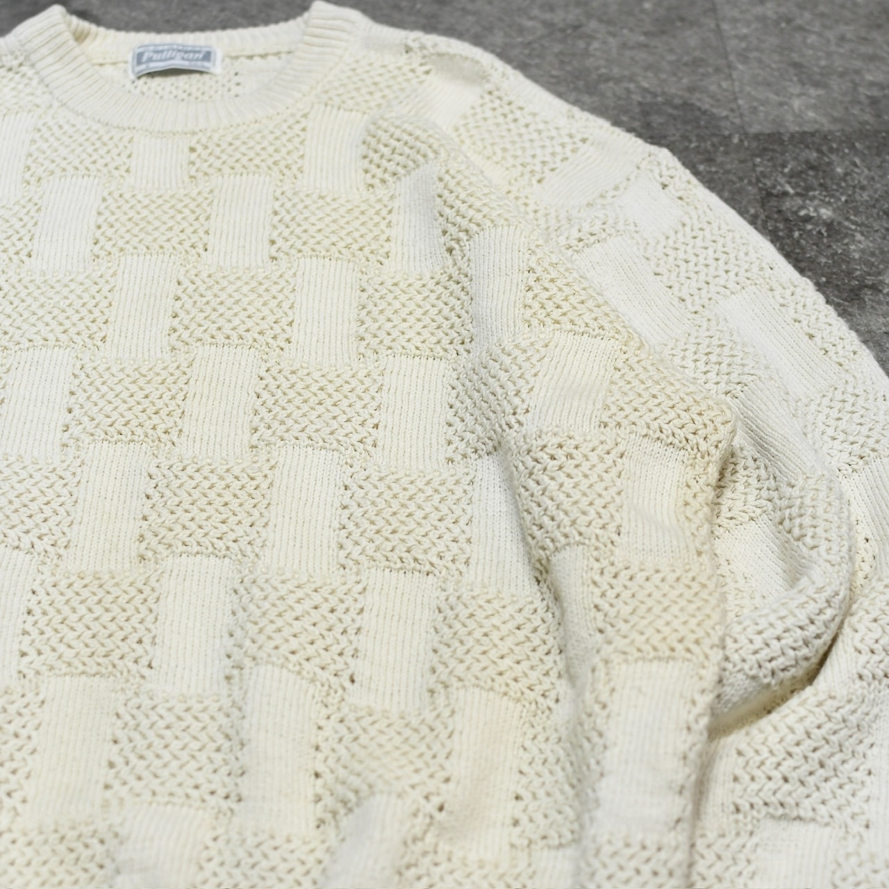 design low gauge knit white