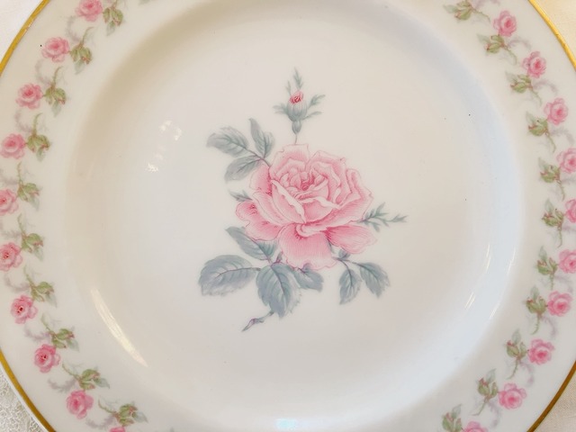 フランス　金彩と薔薇模様が美しいお皿