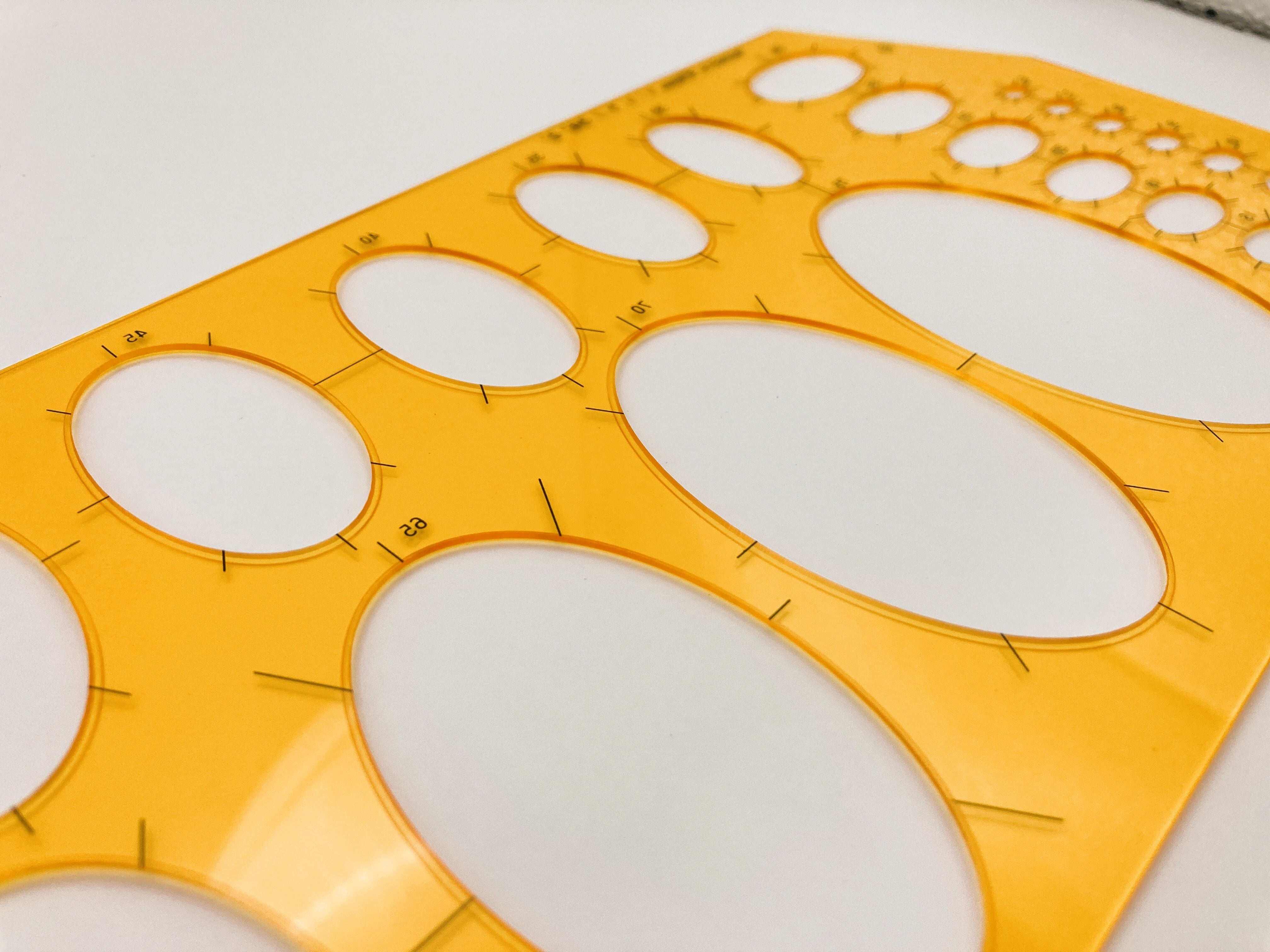 製図用テンプレート No.8017 楕円定規 インクエッジ | 丸桝産業