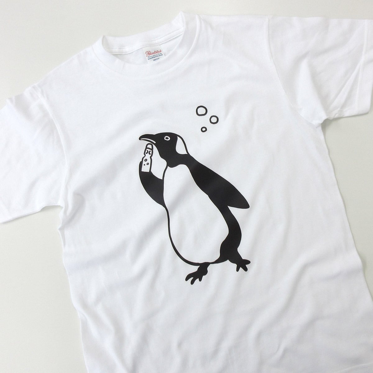 ラムネ飲んでる ペンギン Tシャツ am89b ペンギン おもしろ tシャツ 線画 鳥 とり トリ