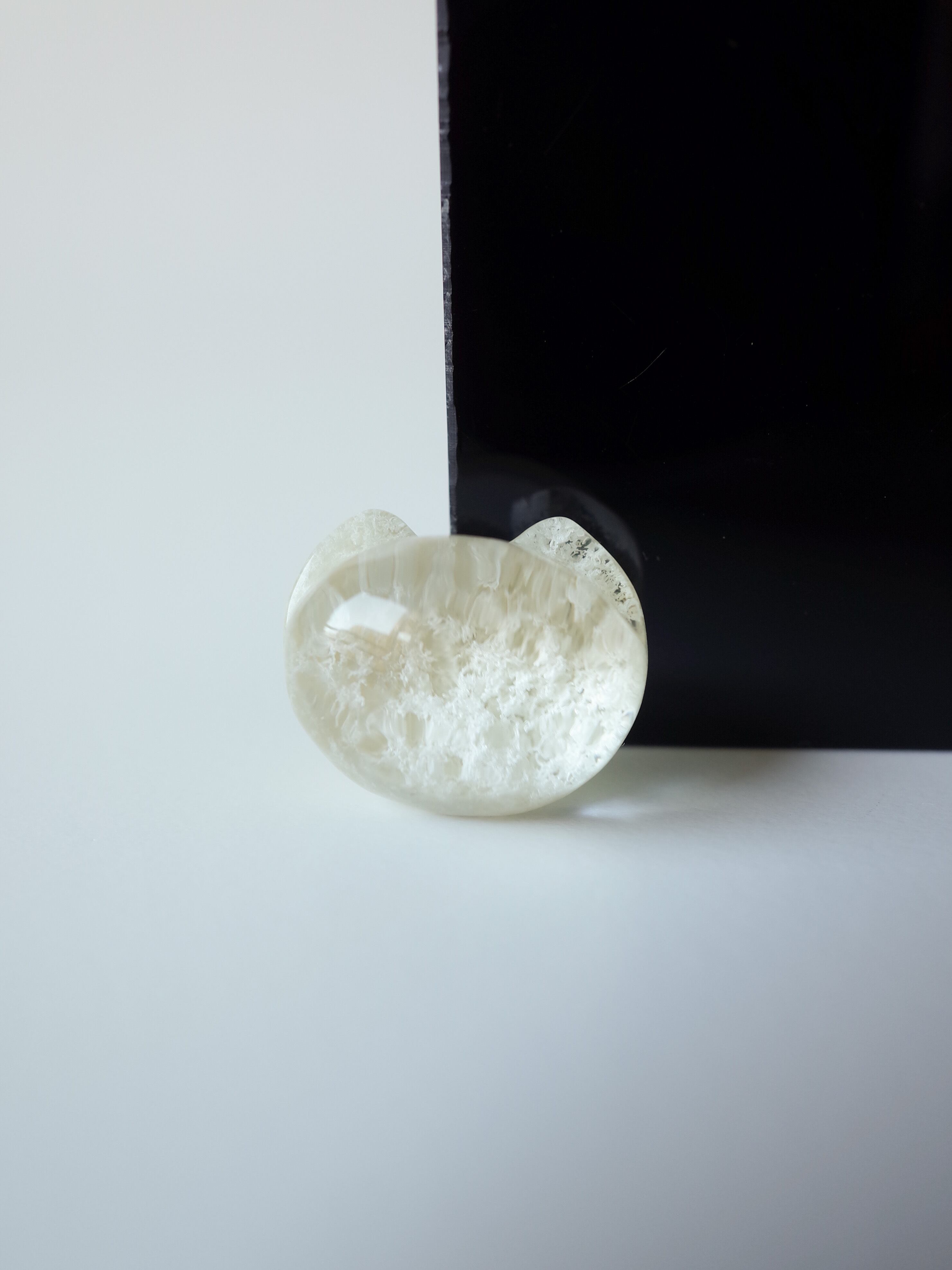 ★ホワイトガーデンクォーツ　クリアクォーツねこネコ猫の置物 ☆ホワイトガーデンクォーツ クリアクォーツねこネコ猫の置物