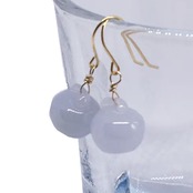 ぷりぷり感がとてもキュート！りんご彫り ラベンダー翡翠ピアス K14gf A貨翡翠 jd_mm1046