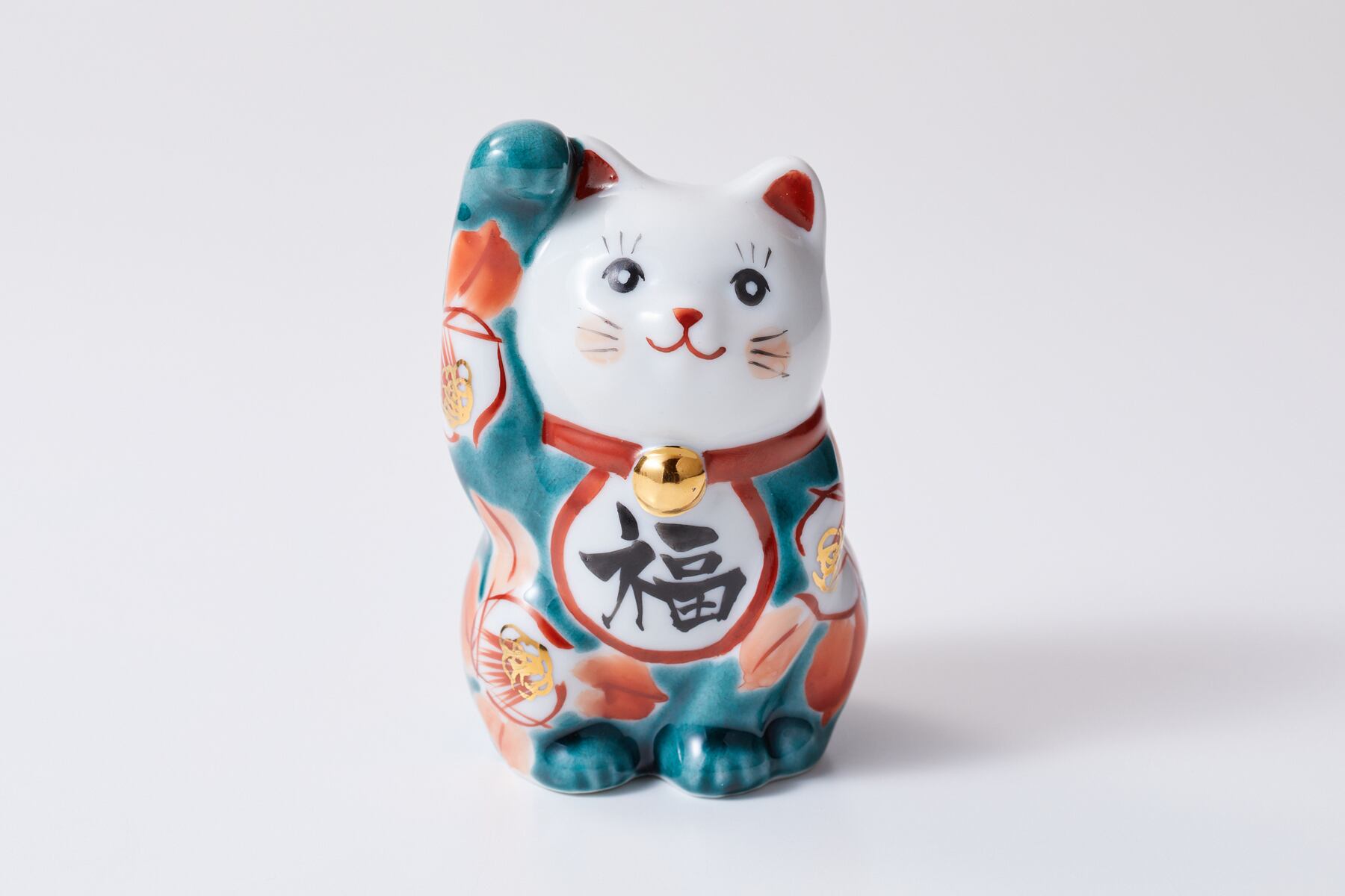 招き猫（右） 釉彩椿 | 虚空蔵窯｜石川県能美市の九谷焼の窯元。九谷焼