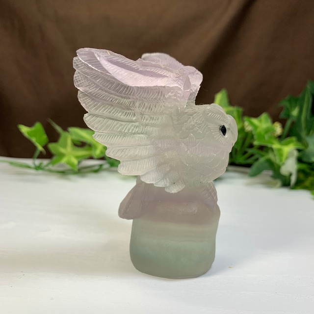 2.繊細な彫刻☆可愛いフローライトフクロウ