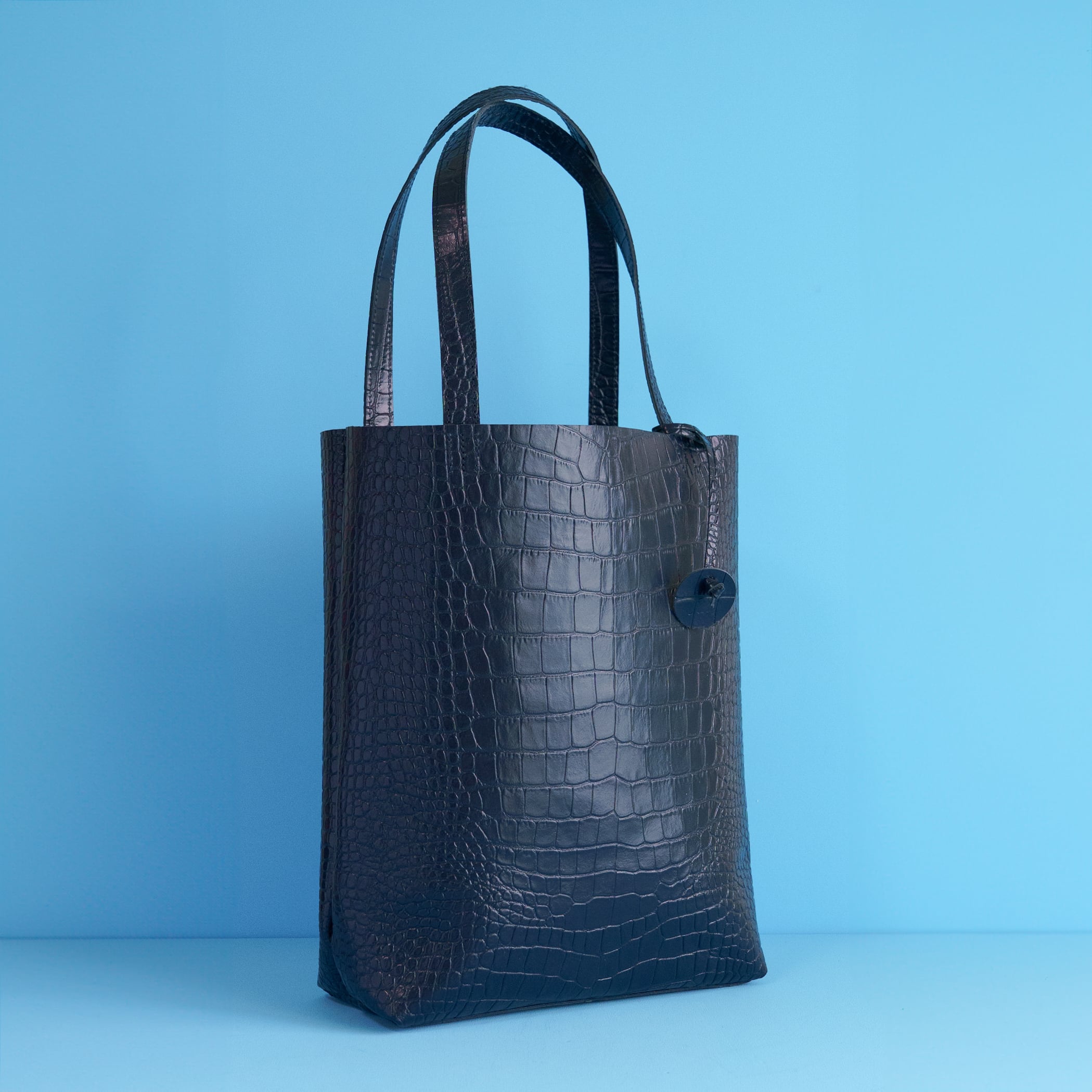 ブルー クロコダイル トートバッグ　型押し 牛革クロコダイル型押しトートバッグ(ブルー)A4ファイルたっぷり収納の