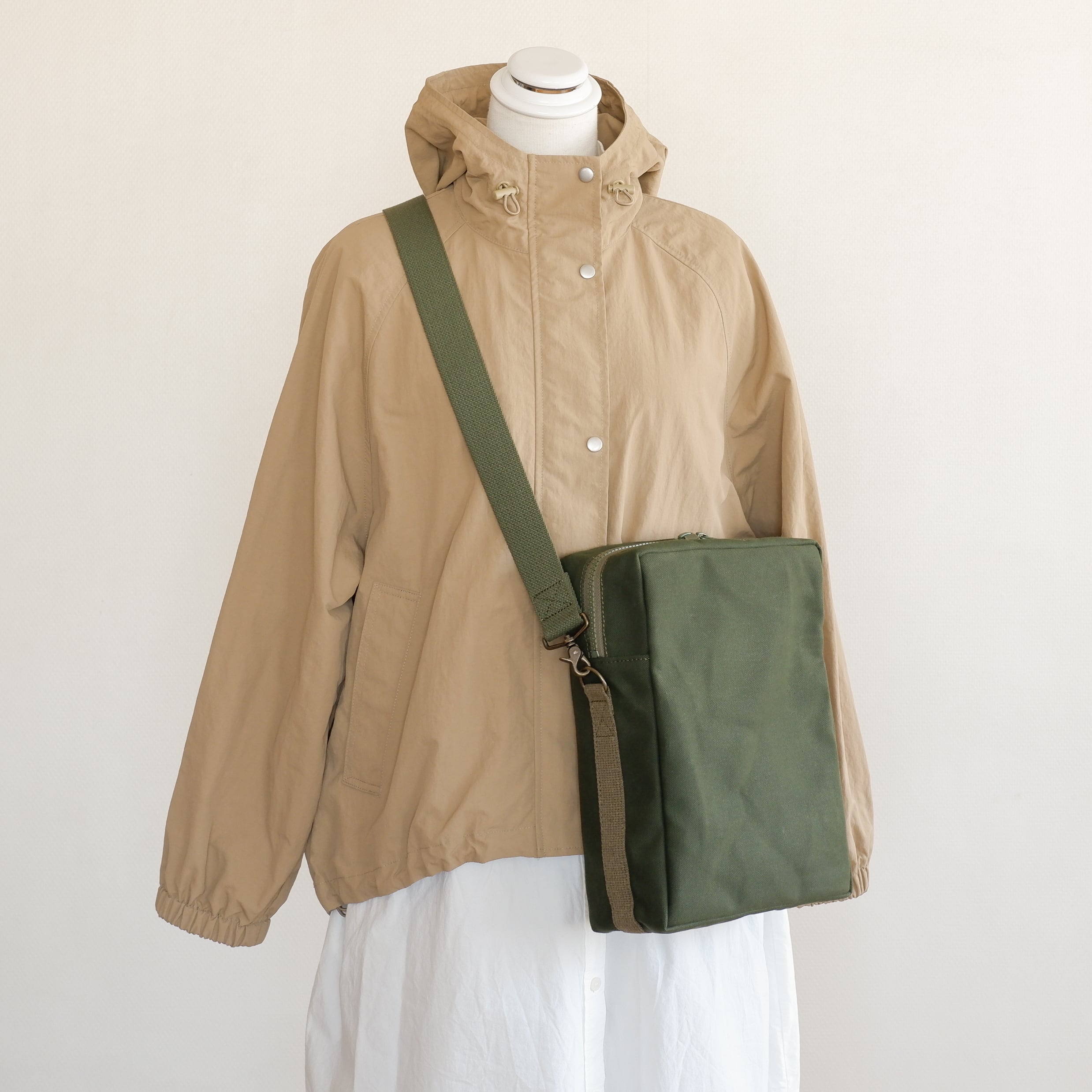 オリーブドラブの帆布バッグ | aoya bags | シンプルで少し変わった