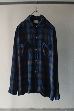 1960’s Brent rayon black watch check l/s shirts . size medium .