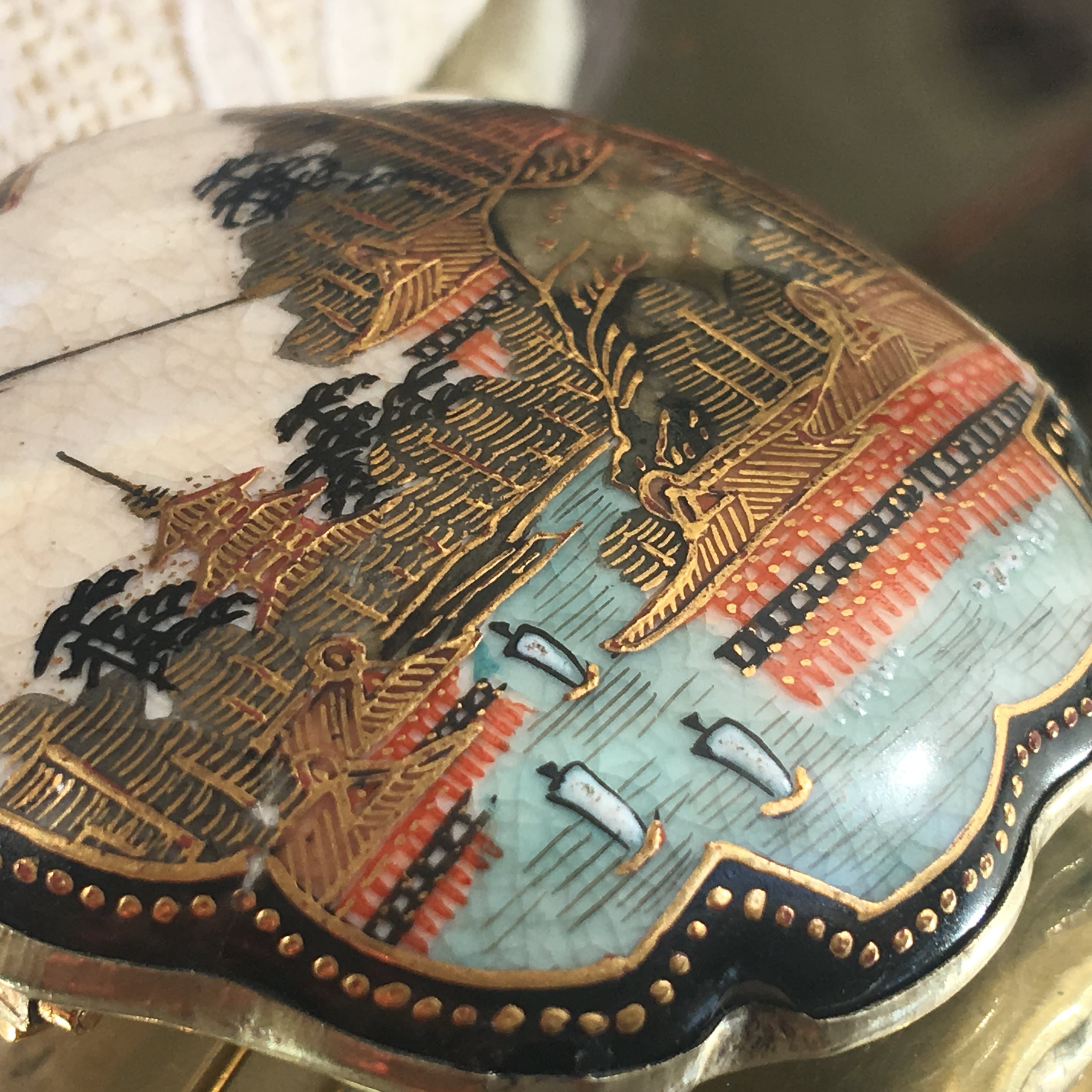 アンティーク 明治〜大正期 里帰り薩摩ボタンのブローチ