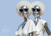 Chrome Twins｜近未来ミニマルなシルバーフィギュアアートポスター｜無機質と洗練が共存するファッション作品｜A2ポスター