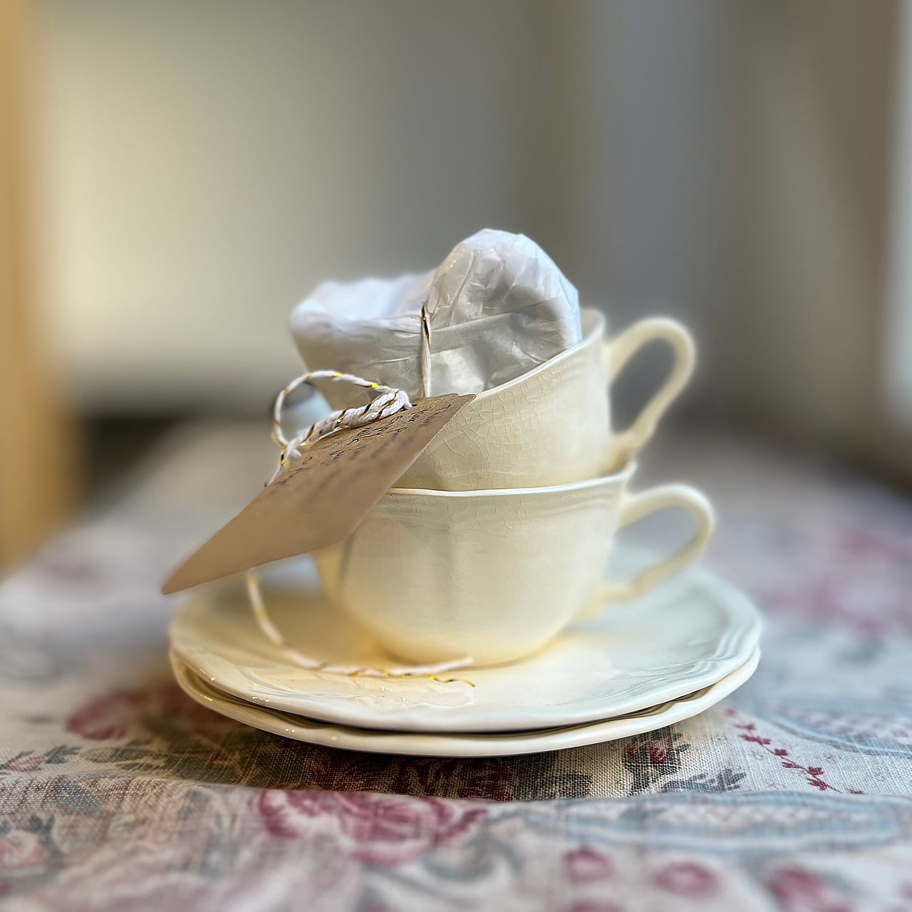 フランス製 ヴィンテージ 食器】サルグミンヌ 花リム カップ＆ソーサー