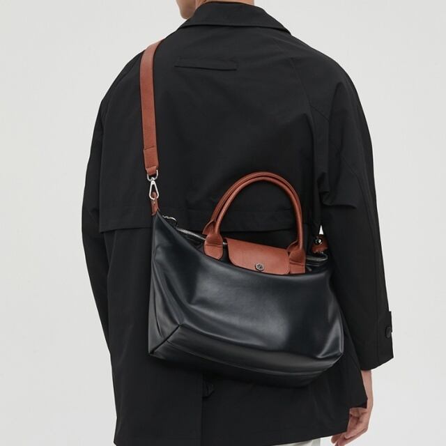 【予約販売】ショルダーバッグ メンズ バック 2WAY シンプル レザー 黒 ブラック ブラウン 斜め掛け ボディバッグ カジュアル シック こなれ感 お洒落 韓国 トレンド