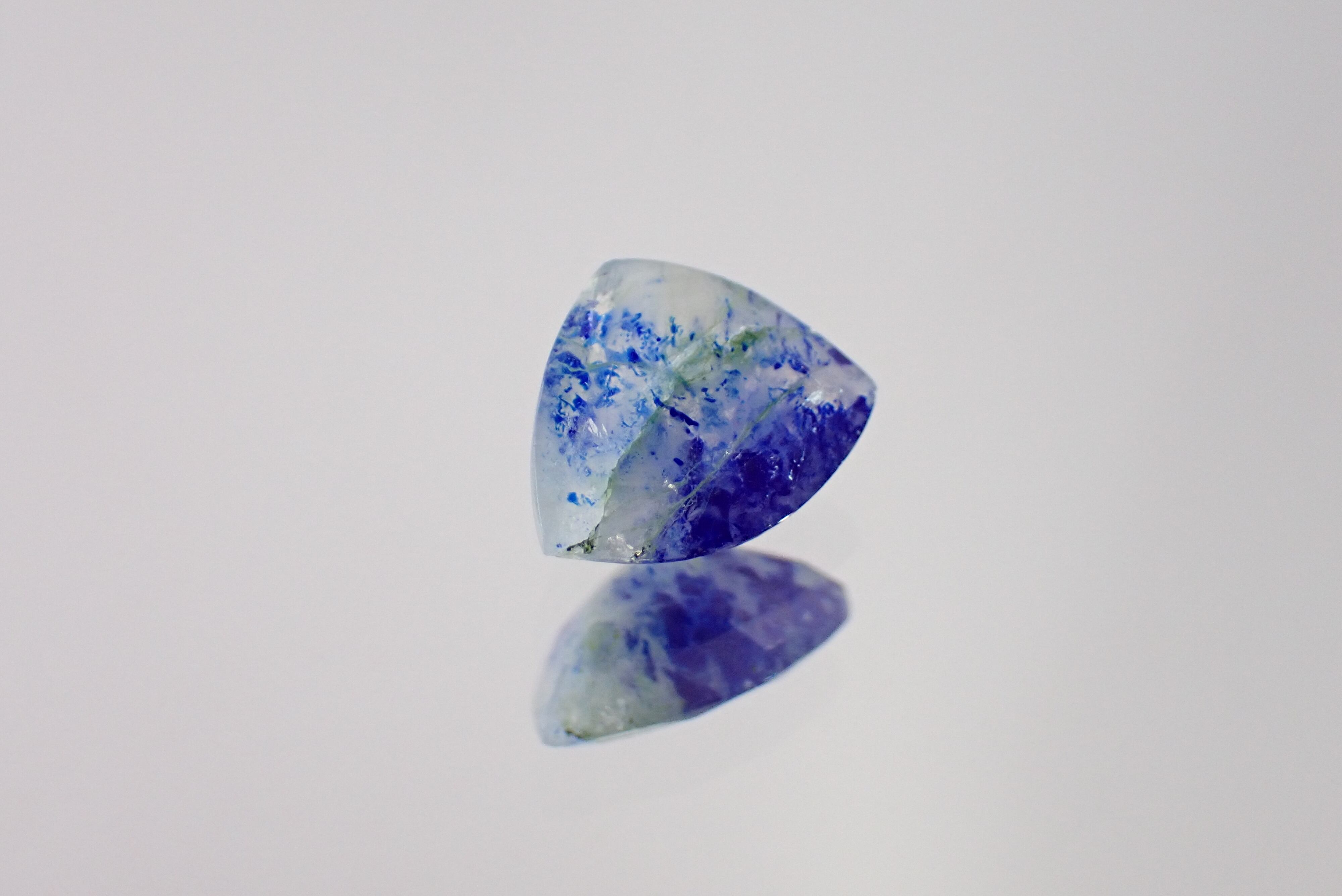 ラズライトインソーダライト(簡易ソーティング付) 2.183ct [C6‐405