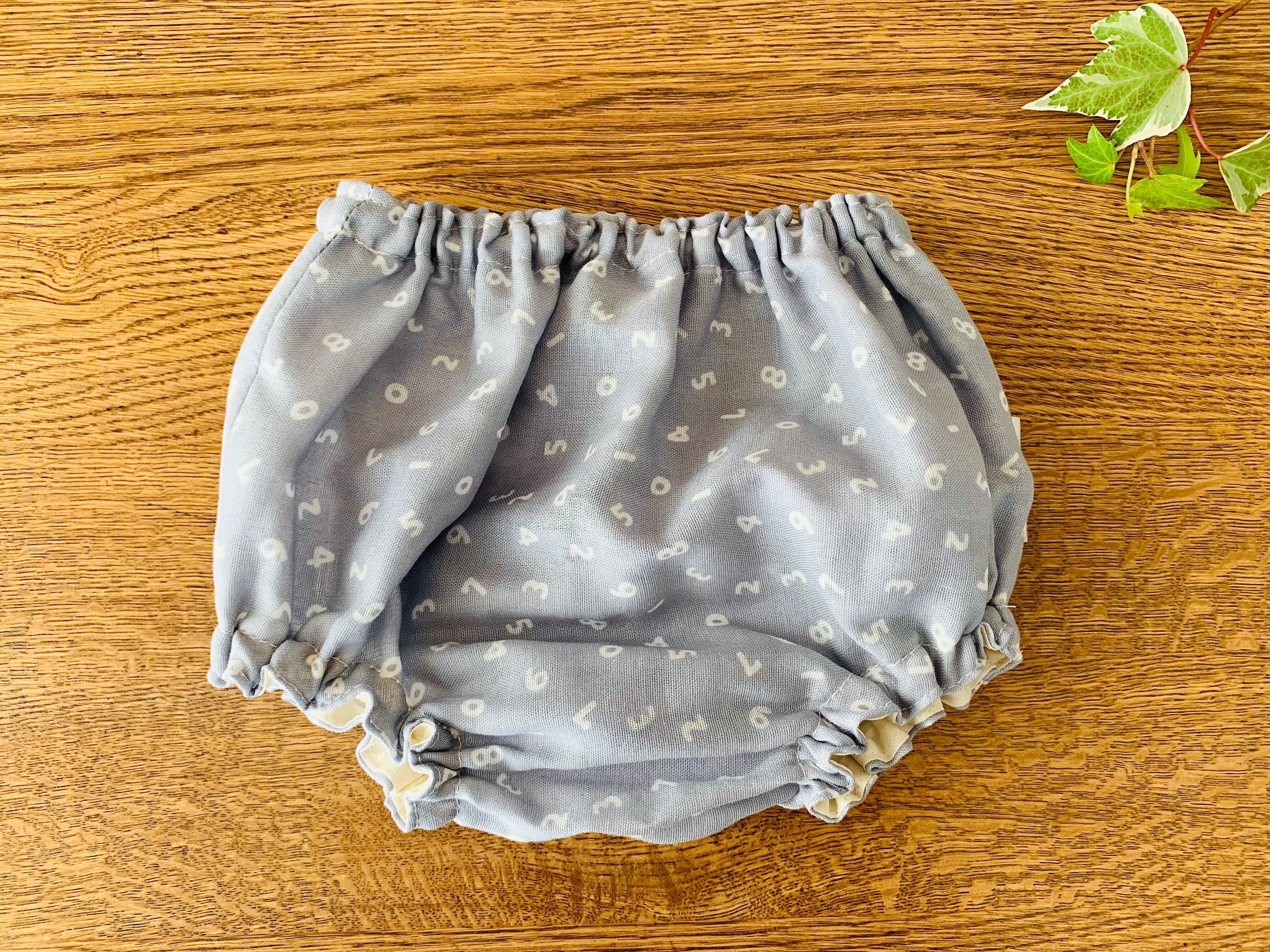 ダブルガーゼのベビーブルマ 数字柄グレー Baby Ba Ba ベビーバーバ