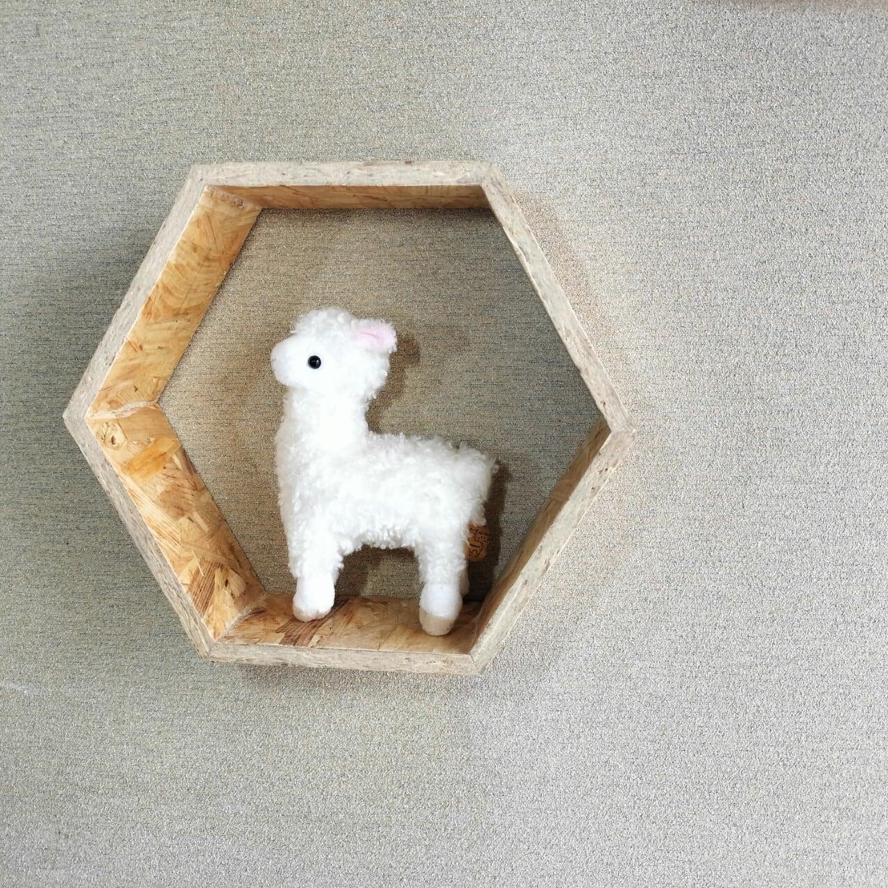 六角形のウォールシェルフ（Sサイズ）【ウォールラック】壁掛け | 生活