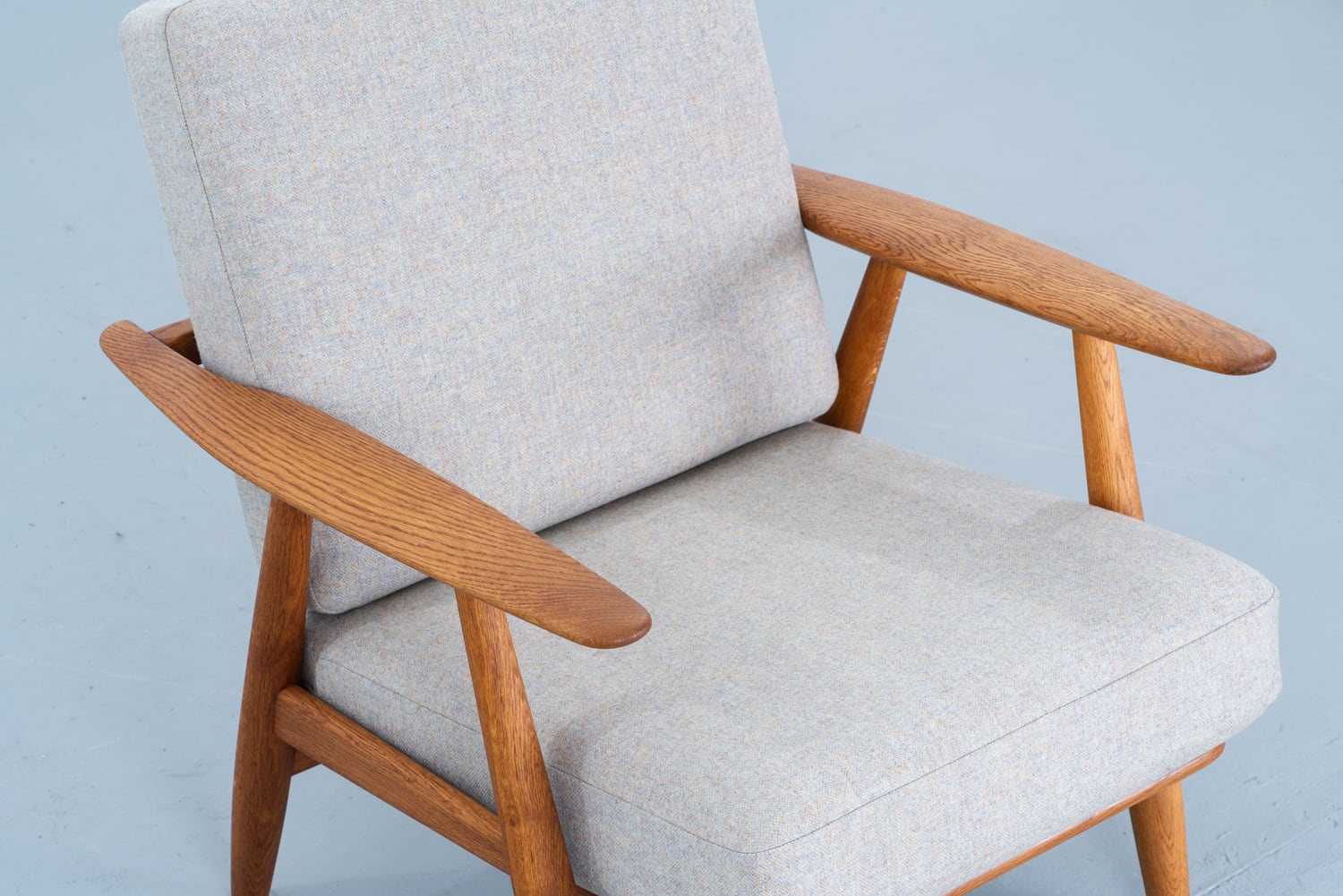 Hans J Wegner | GE240 easy chair & GE240S ottoman set | kaikki