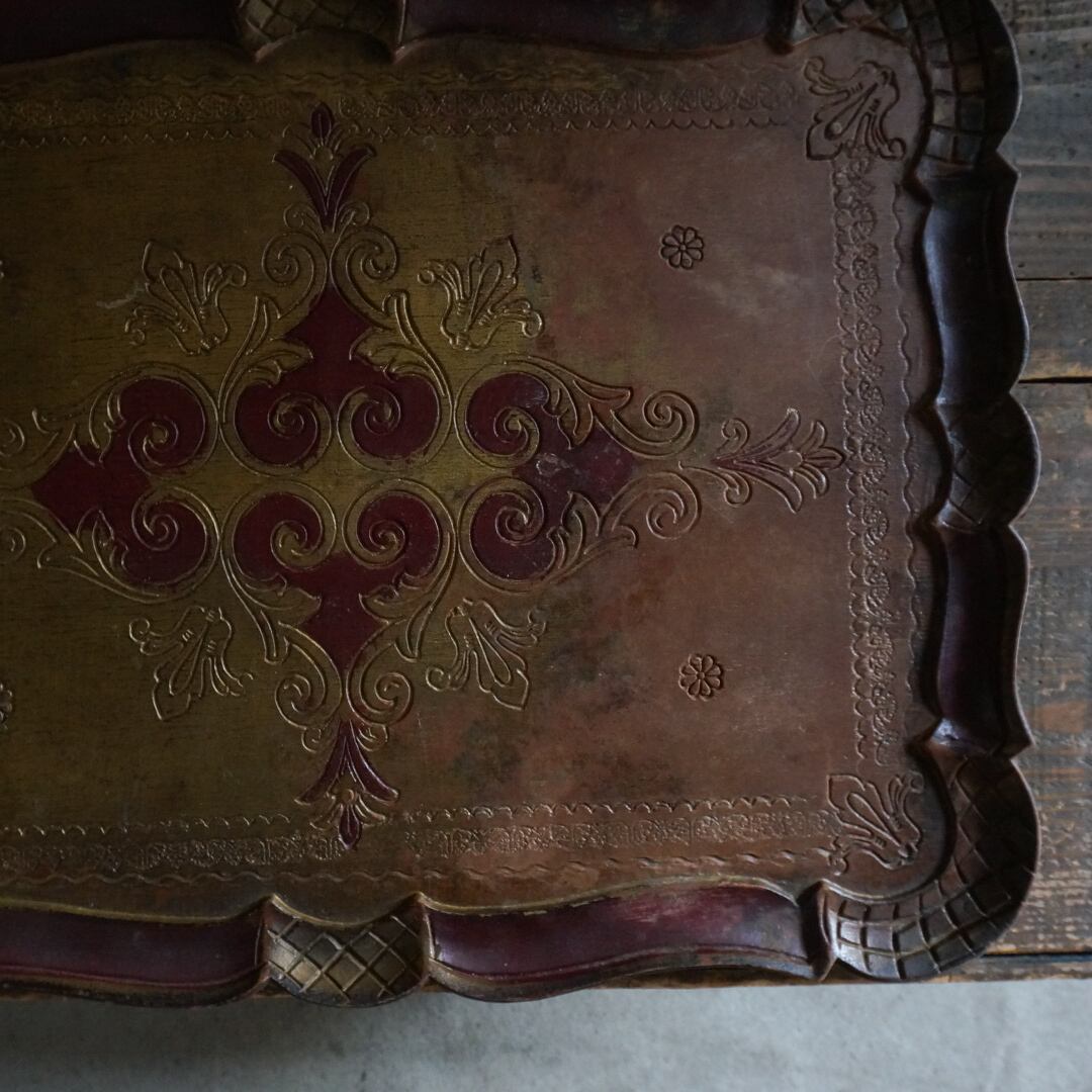 古いイタリアのトレー