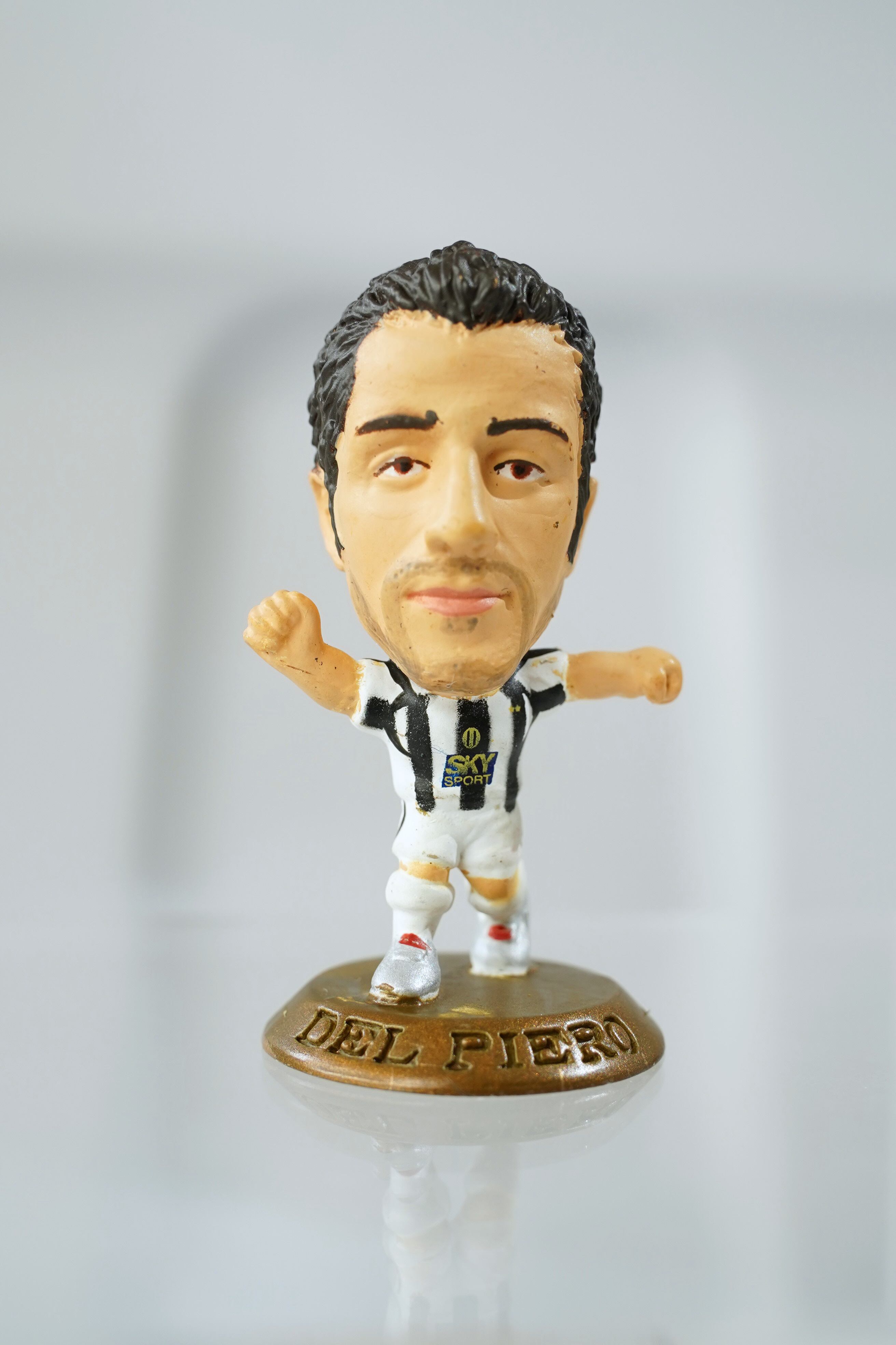 アレッサンドロ・デル・ピエロ (Alessandro Del Piero) ⭐️⭐️⭐️☆☆ Corinthian MicroStars “Juventus” (コリンシアン マイクロスターズ ユヴェントス)ゴールド台座 サッカーフィギュア No.10 Gold Base (2005年刻印/Collector No. MC3286) Limited Edition Soccer Figure 約5cm