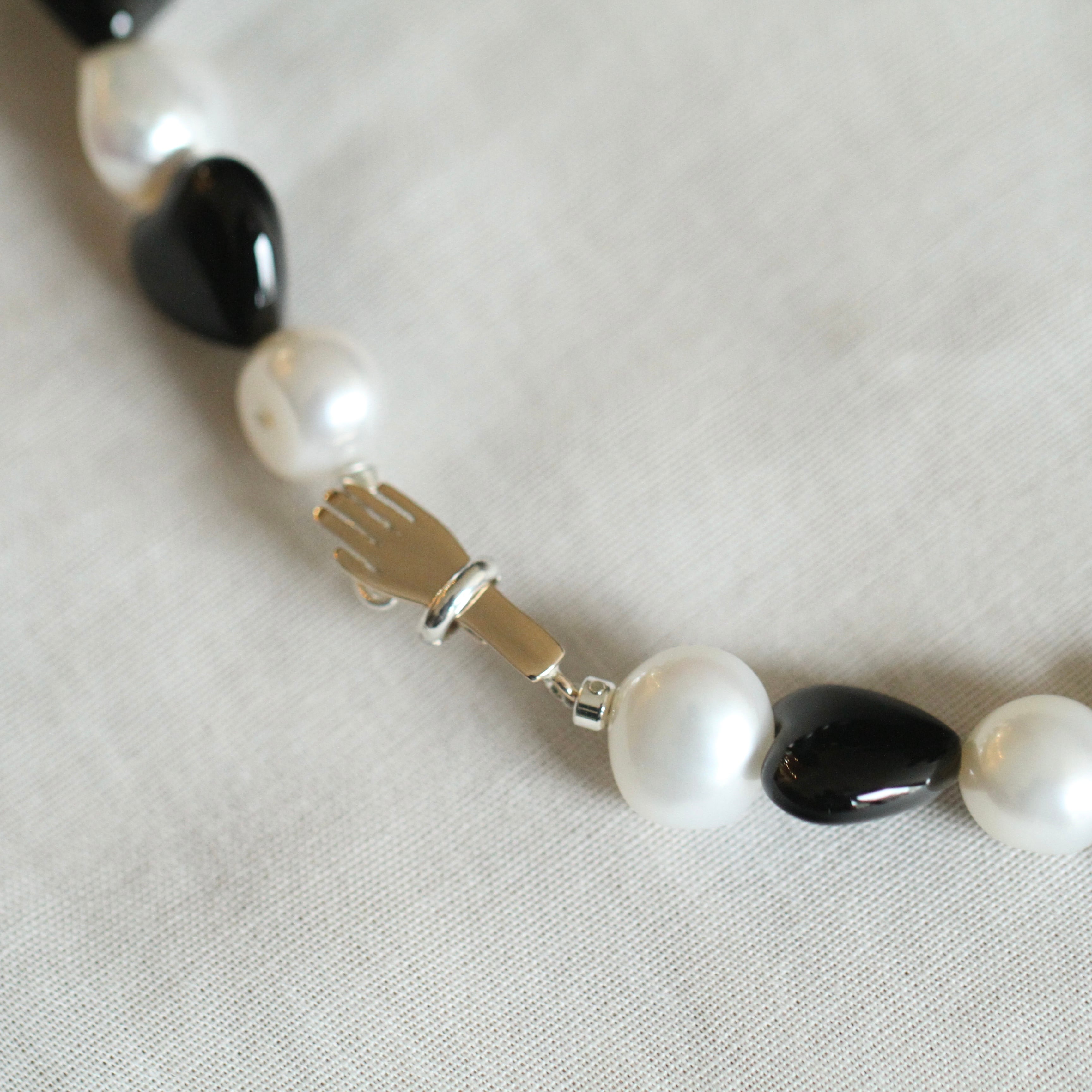 PALA JEWELRY パールネックレス PALA【 womens 】onyx & pearl & hand parts necklace | Terminal