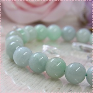 二点限り♡本翡翠♡ミャンマー産♡奇跡の石 色味の濃淡が本物を語る お守り ひすい パワーストーン 天然石ブレスレット I77