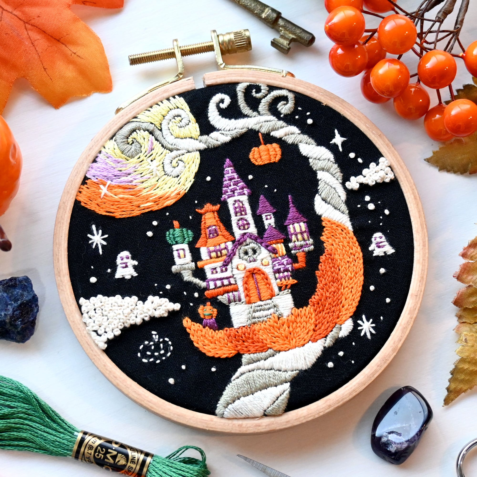 刺繍キット おばけカボチャの街より「カボチャ屋敷」《空想街雑貨店》