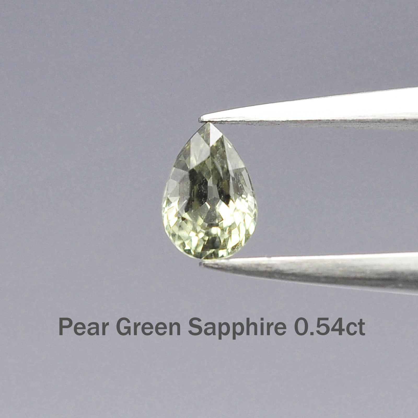 0.54ct ソンゲア産グリーンサファイア（非加熱・VS・ペアシェイプ