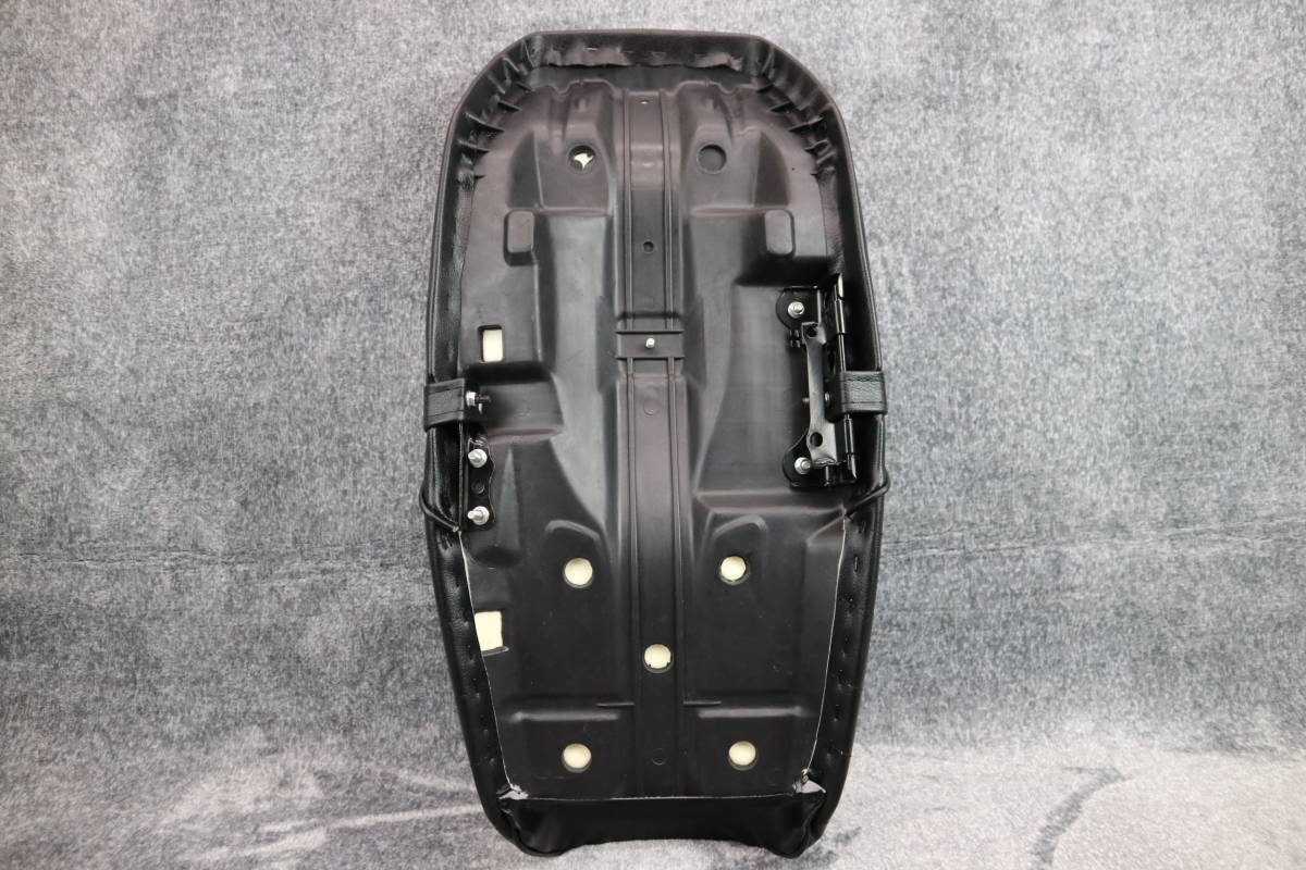 CBX400F タックロール シート 黒皮 / あんこ抜き CBX550F ブラック レザー NC07 PC04 シートベース 変形 黒  タックロールシート HONDA | アキヤンのバイクパーツ