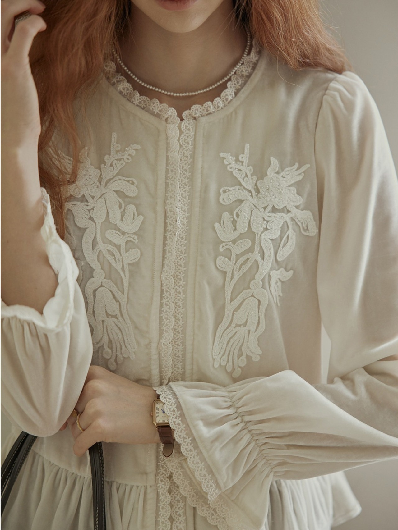 Ancien Velour Lace Frill Blouse F0842