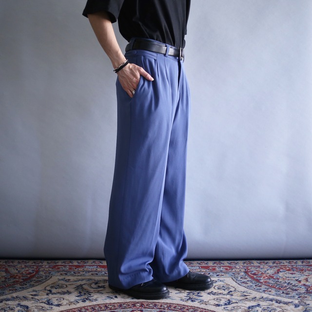 2-tuck straight silhouette saxe blue wide pants