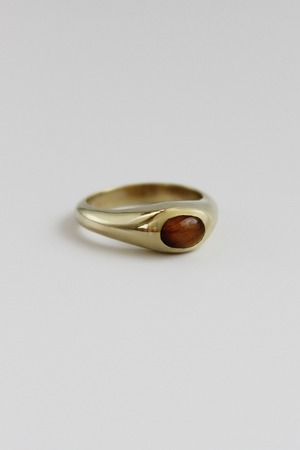 oval stone ring  /  gold