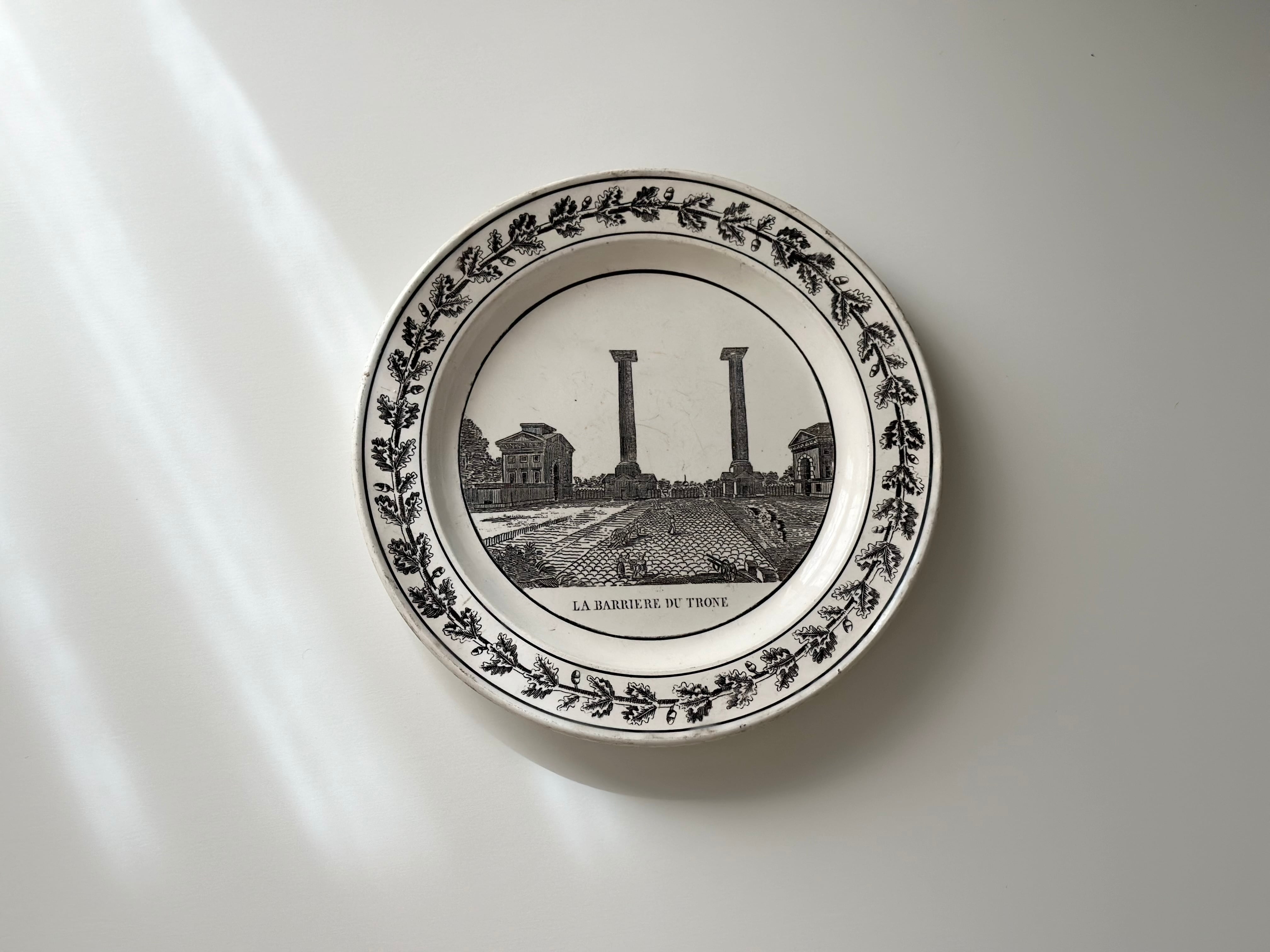 Creil et Montereau クレイユモントロー / “LA BARRIERE DU TRONE” グリザイユプレート 1800-1825s