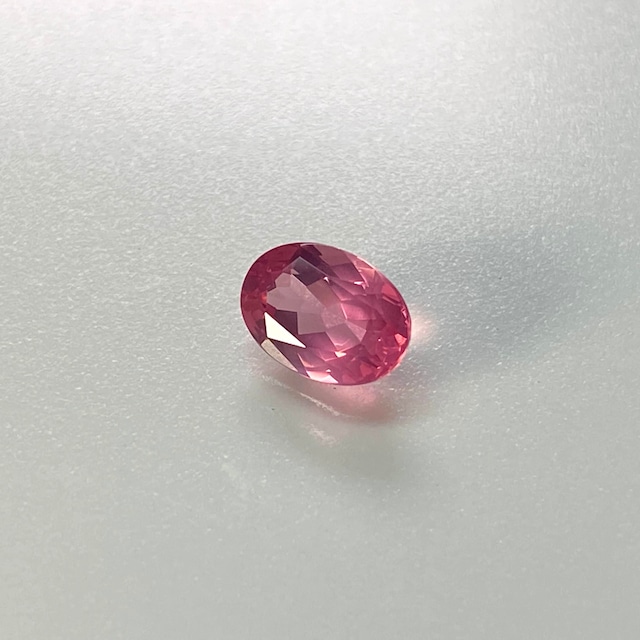 ⁂天然⁂　◇ピンクスピネル◇（蛍光）　0.90ct　タンザニア産