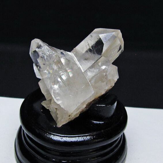 水晶 クラスター マダガスカル産 虹入り 台座付属 水晶 原石 一点物 172-4304