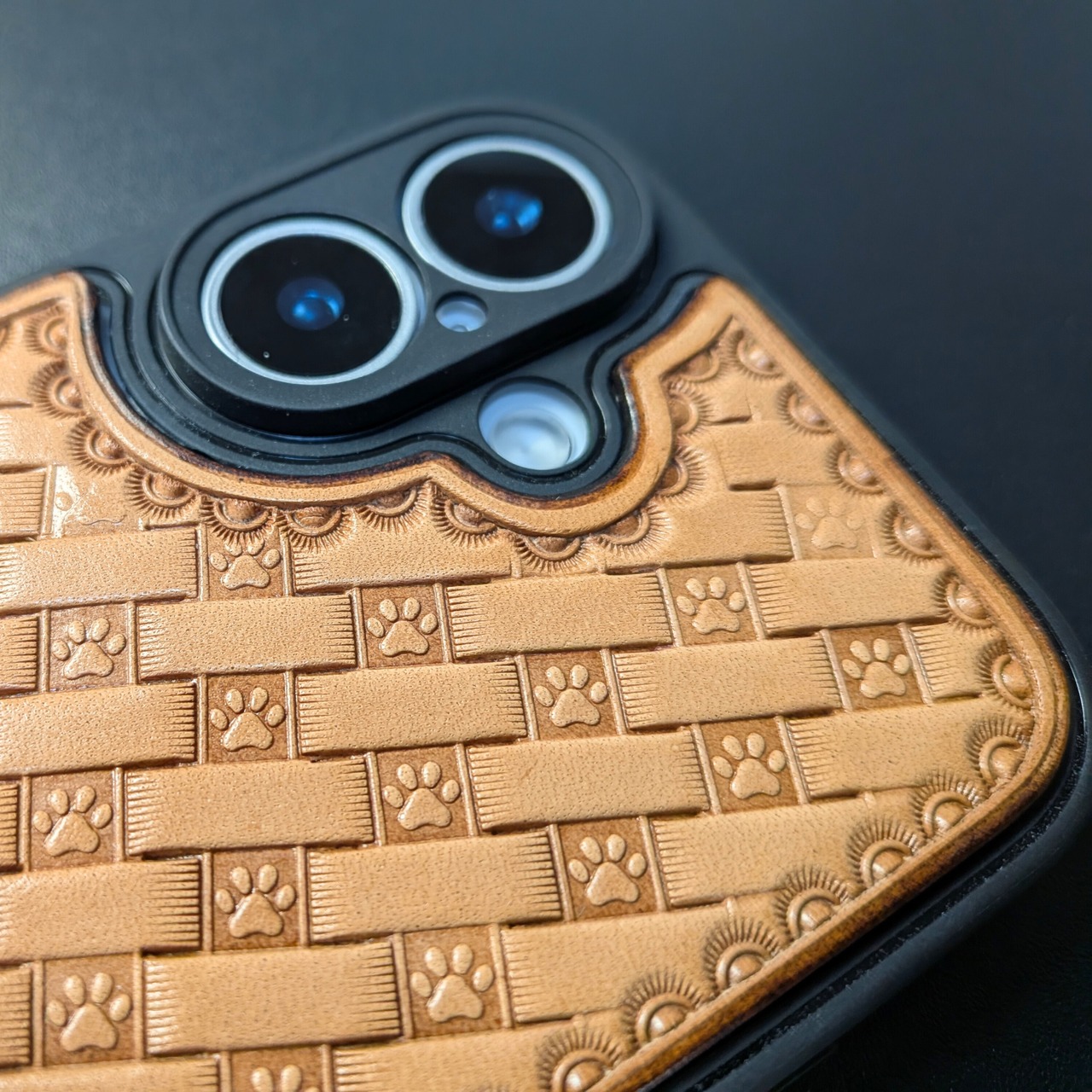 【iPhone17専用】レザースマホケース｜選べる刻印10種類｜TPUソフトケース・画像6