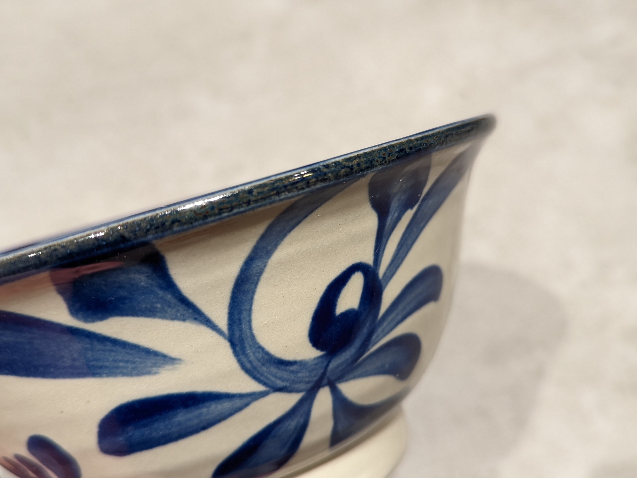 ※　鉢曇摩華購入ヨ−ロッパミヤマ♂野外標本 やちむん【一点もの】 6寸鉢・マカイ（唐草飴） | 照屋窯 | inoya