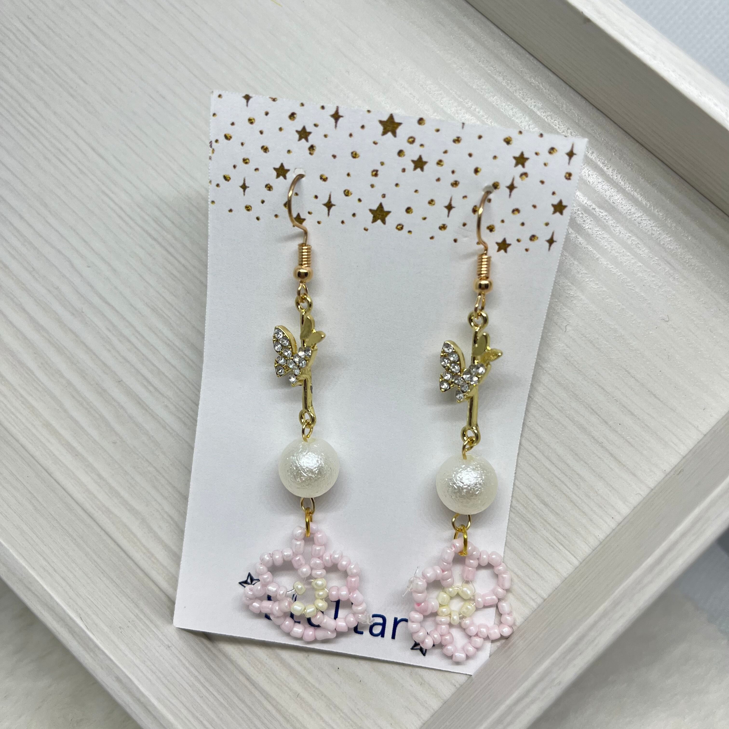 キラキラ蝶々とお花のビーズピアス/イヤリング | stellar－揺れる