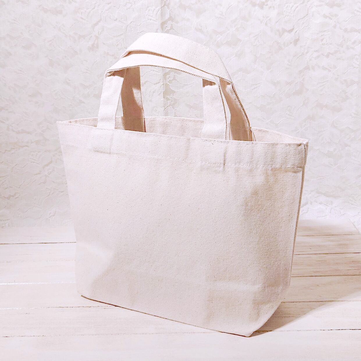 ちょっと不機嫌な黒白猫ちゃんのSサイズトートバッグ