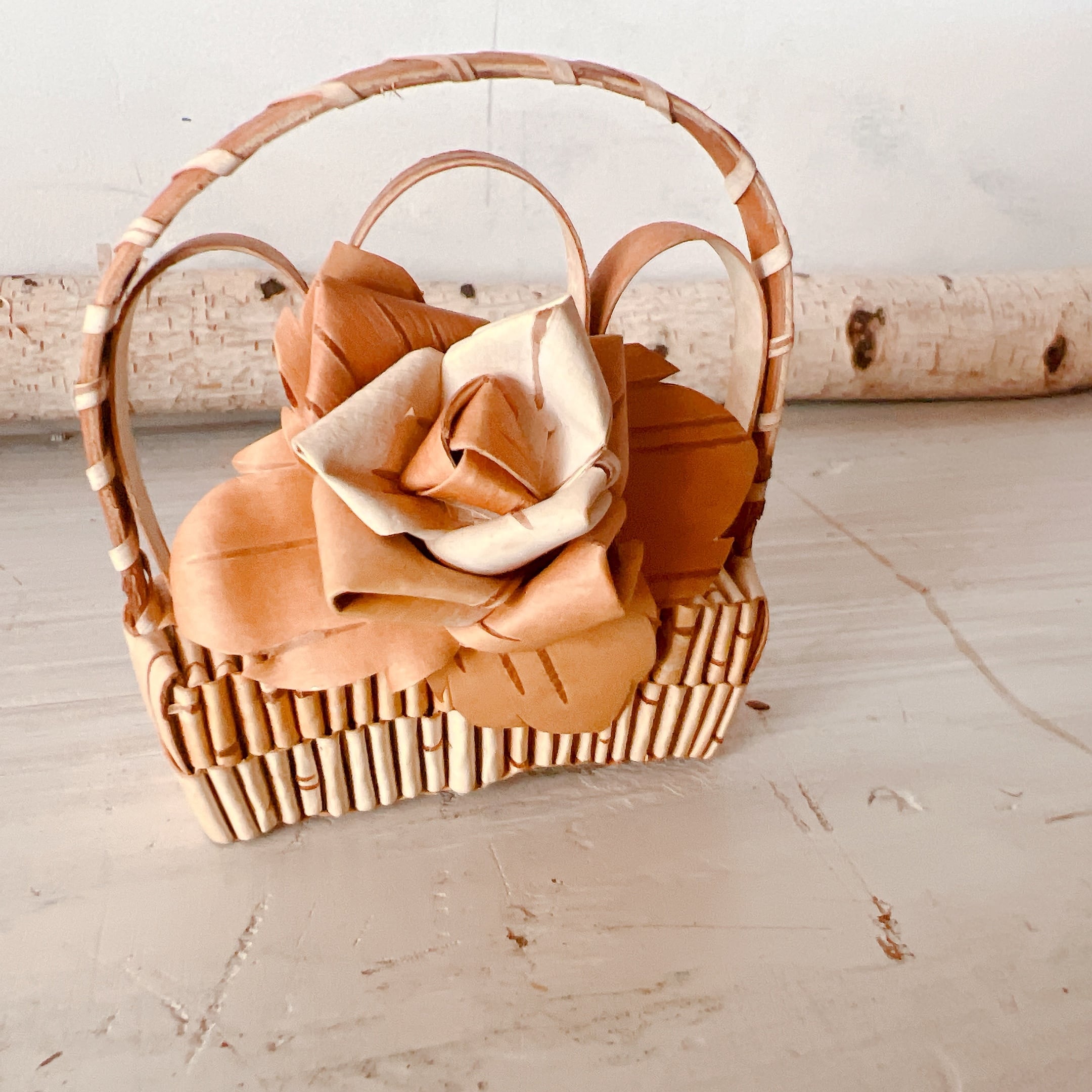 ロシア雑貨☆エッグ型カービングマトリョーシカ(3P)フラワーバスケット