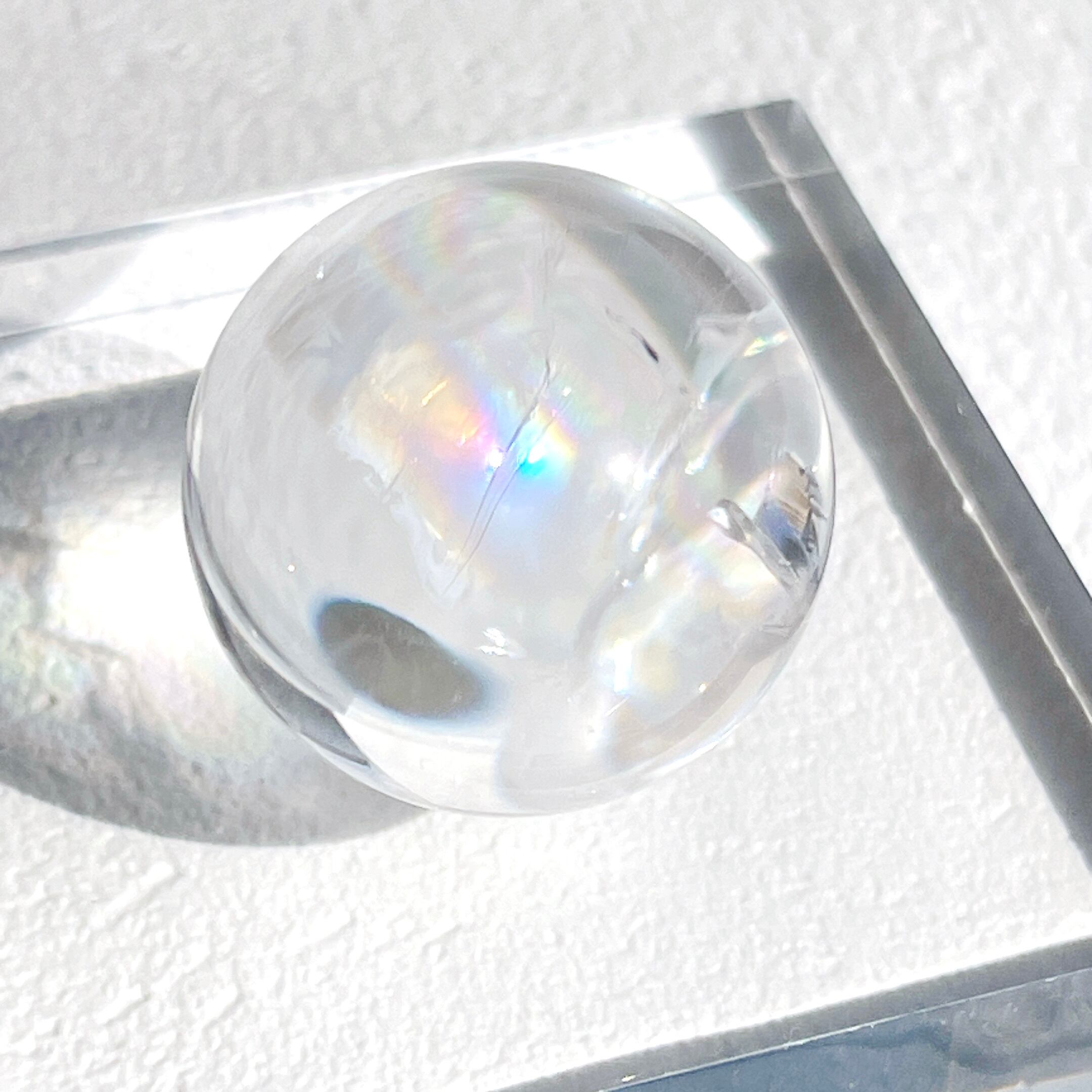 M-12虹入り水晶スフィア アイリスクォーツ 天然石 クリスタル